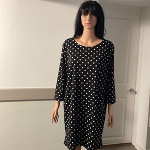Simple dress in white dots size Xl